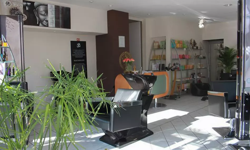 Haarschnitt inkl. Haarkur, opt. mit Farbe, Strähnchen, Balayage & mehr