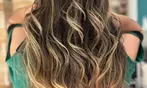 Sesión de peluquería con lavado, corte, tinte o mechas y peinado