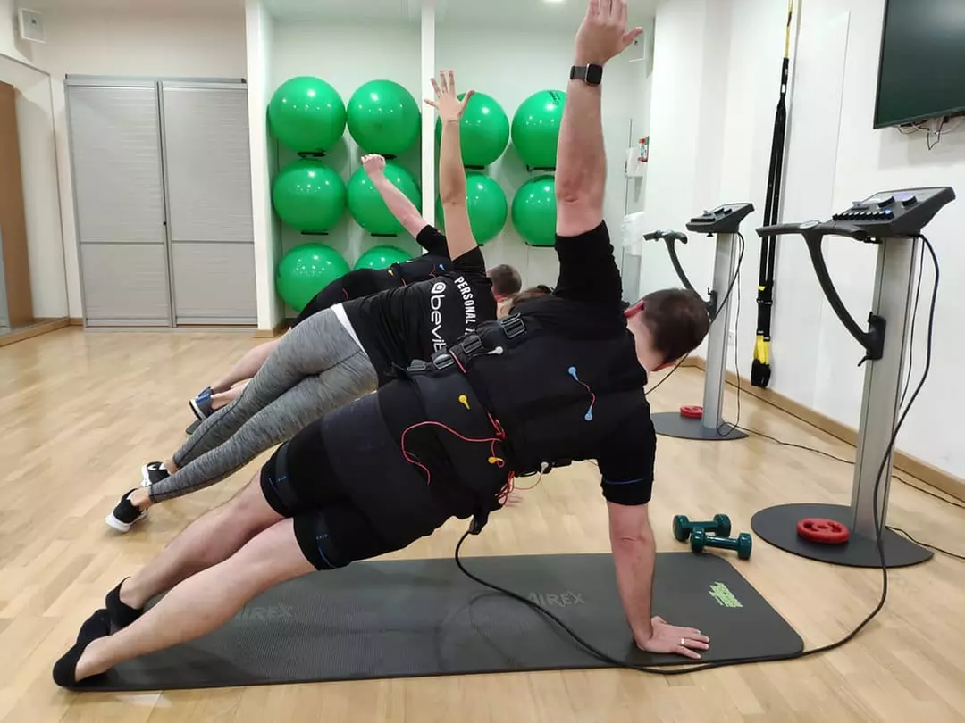 Bis zu 57% Rabatt auf den EMS (elektrische Muskelstimulation) bei Be Vit Benchmark For Vitality