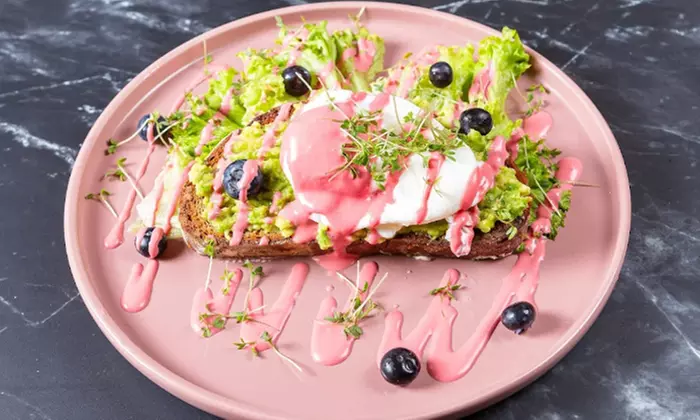 Frühstück nach Wahl & Getränk für 1, 2 oder 4 Personen