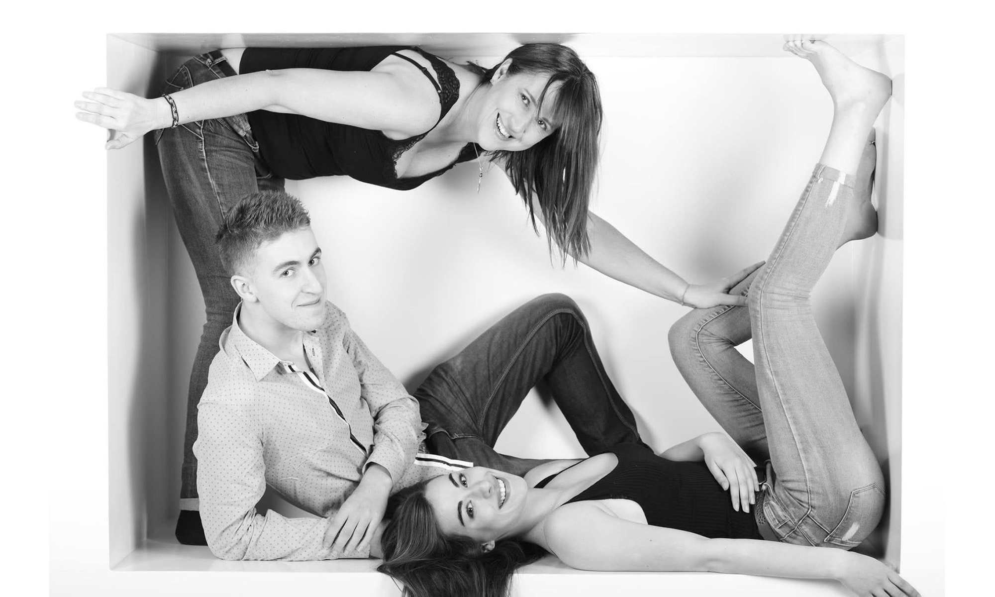 Immortalisez vos moments précieux : shooting future maman ou groupe