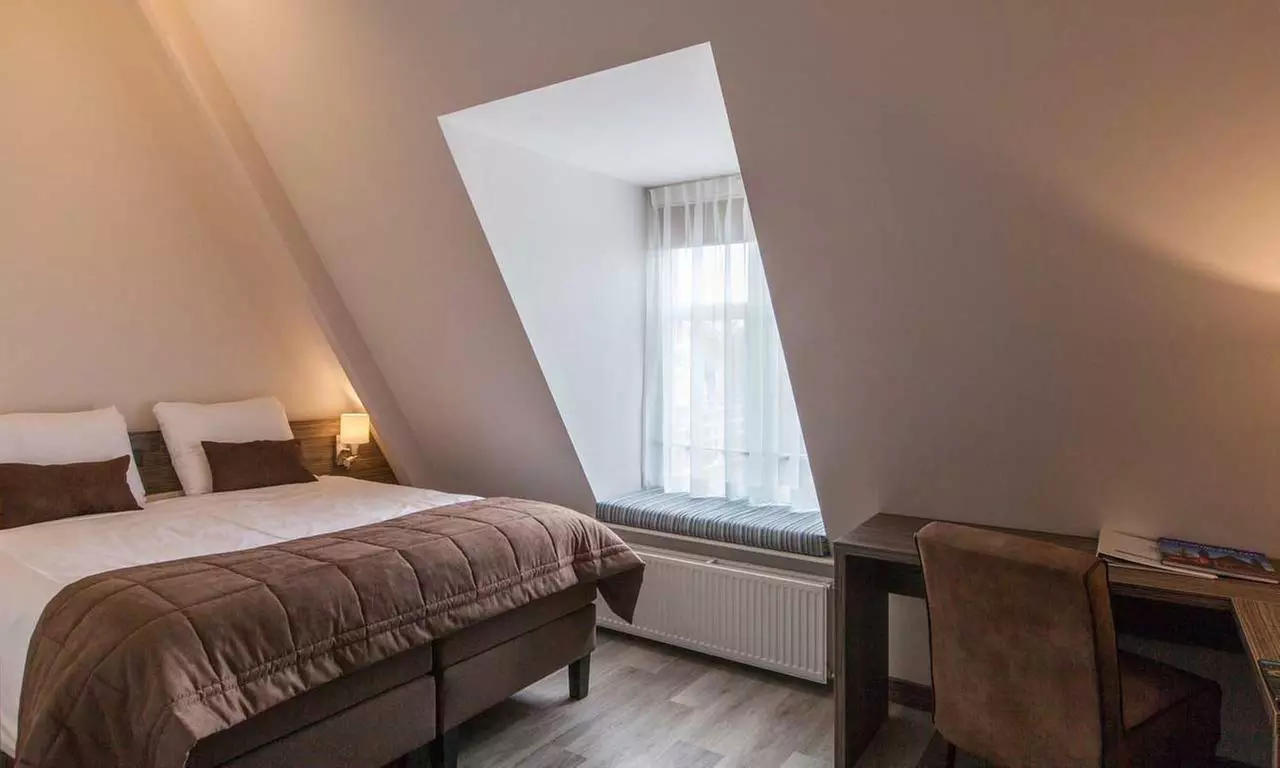 Den Haag: Zweibett-, King- oder Familienzimmer mit Frühstück