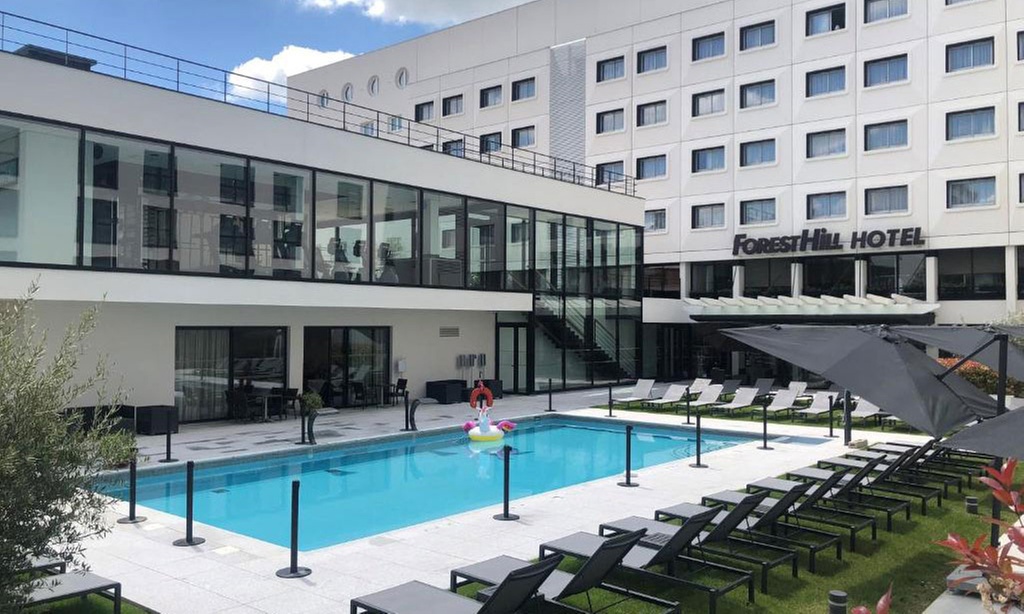 Famille/Groupes : chambre double/supérieure/quadruple,pdj