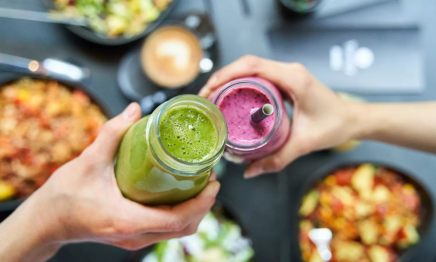 Frische Bowl und Softgetränk