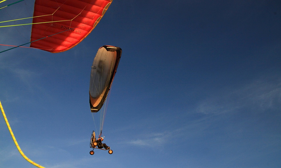 Lot zapoznawczy i 15-minutowy lot motoparalotnią z filmowaniem
