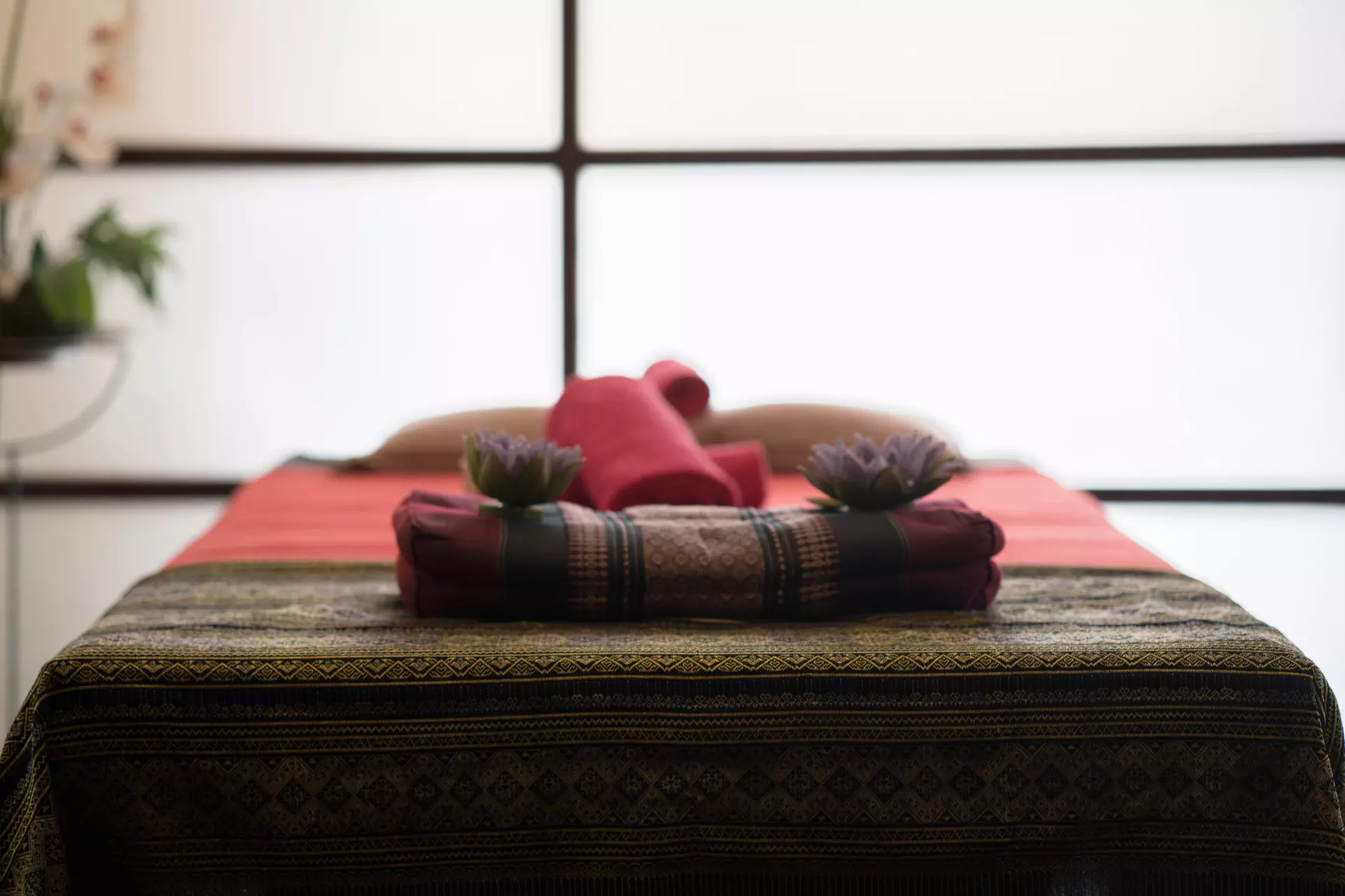 Thai-Massage mit Kräuter-Pressur