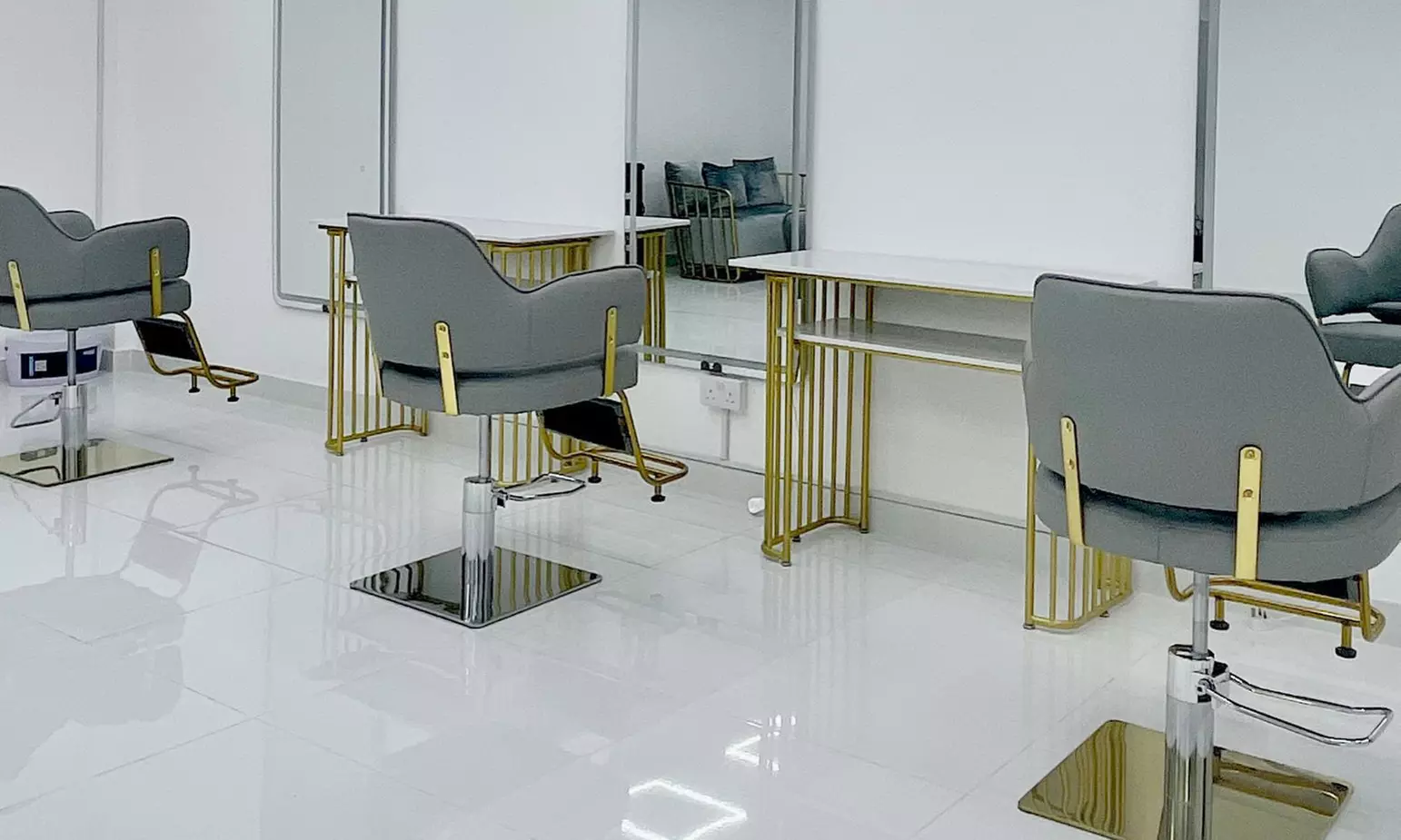 Zaawansowane zabiegi: oczyszczanie wodorowe, mikrodermabrazja i więcej