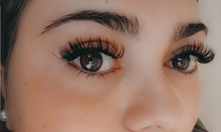 Extensión de pestañas con tratamiento a elegir en Melany Santana