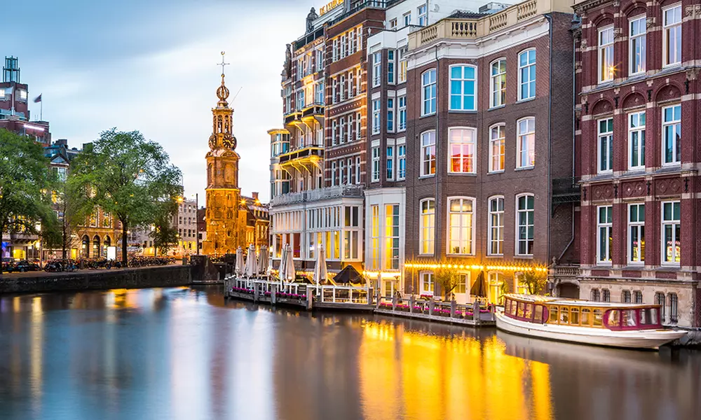 Bei Amsterdam: Zweibettzimmer, Junior Suite oder Familienzimmer