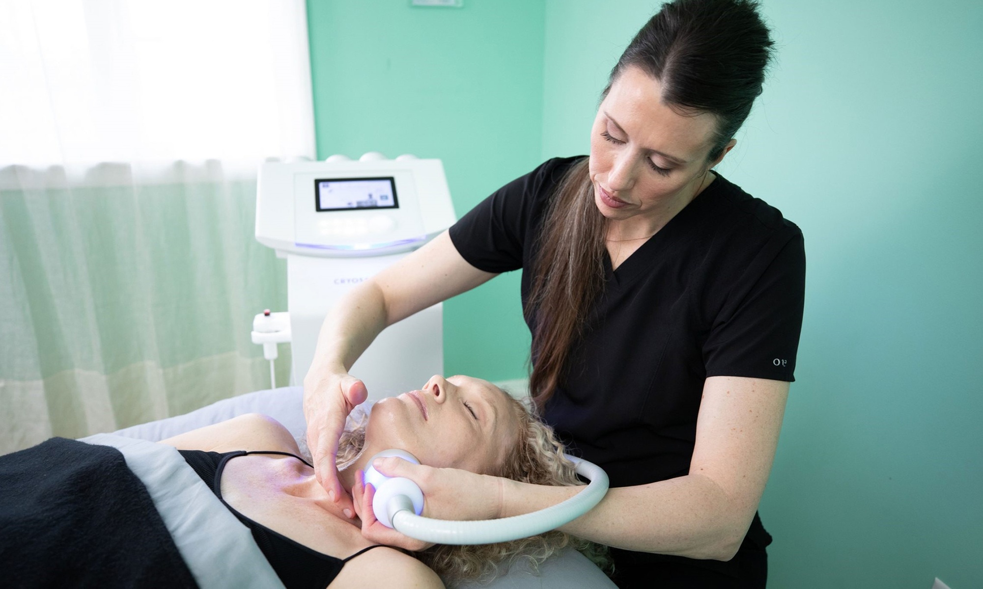 Cryo Slimming & Toning with Neveskin Mini Facial Sessions