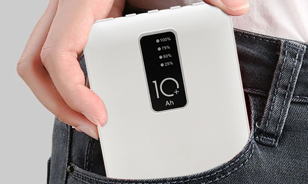 Powerbank met 4 oplaadkabels