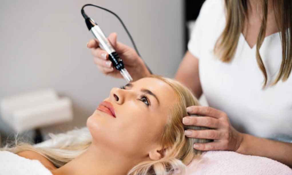 Dermapen facial con opción a cóctel de vitaminas y máscara led