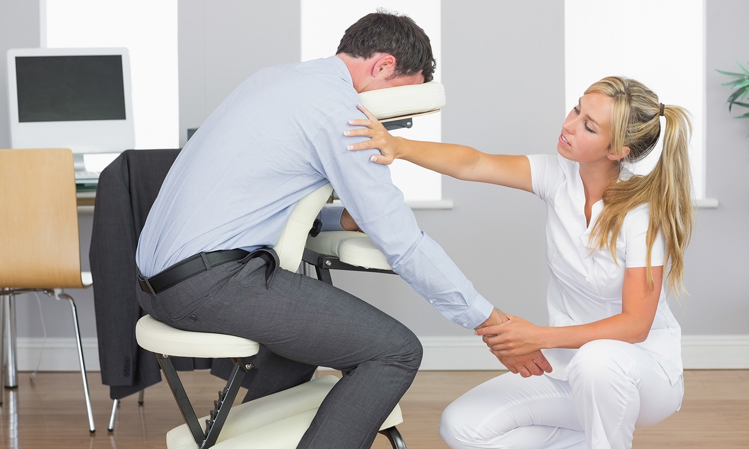 Sesión de fisioterapia avanzada con diagnóstico y valoración previa