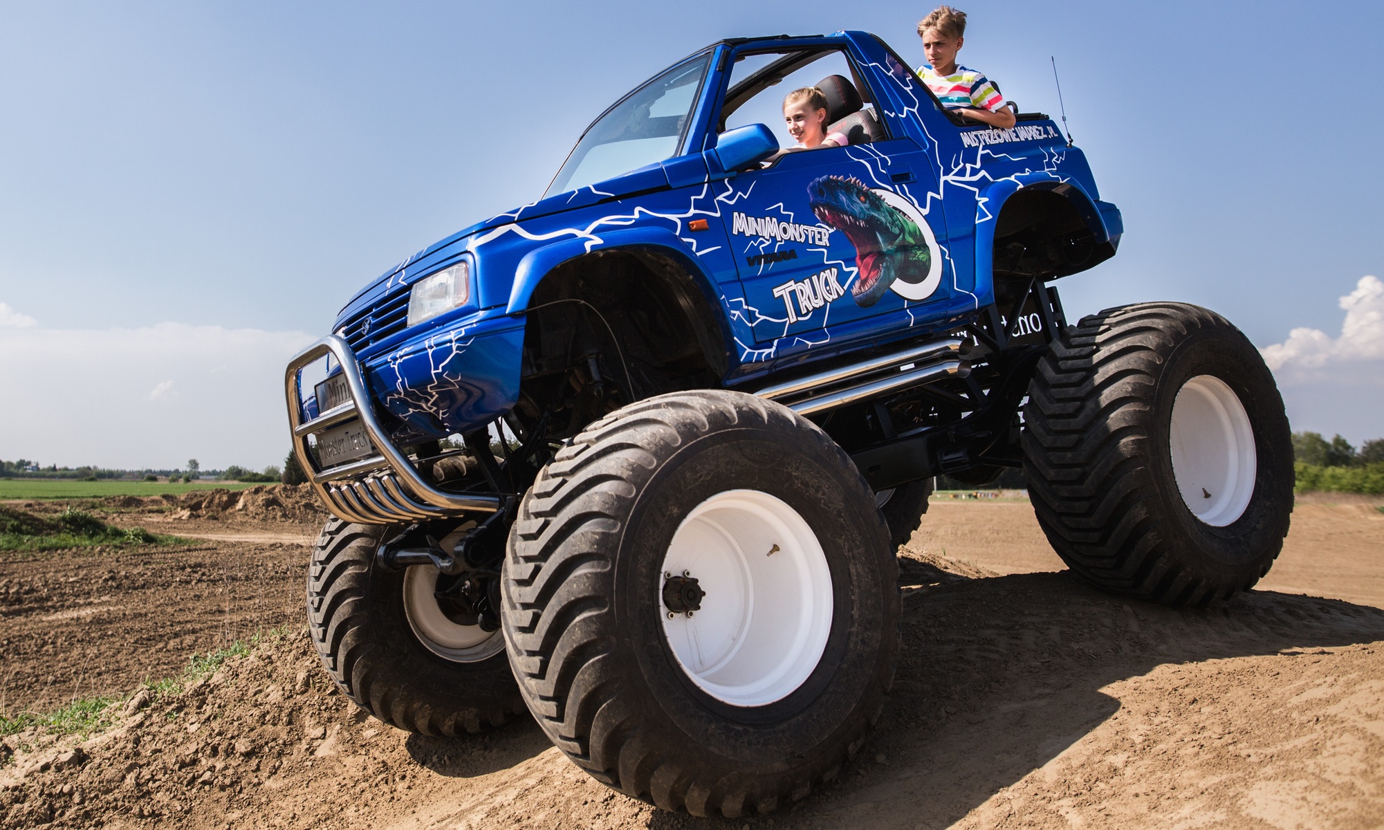Jazda monster truckiem dla dzieci i dorosłych