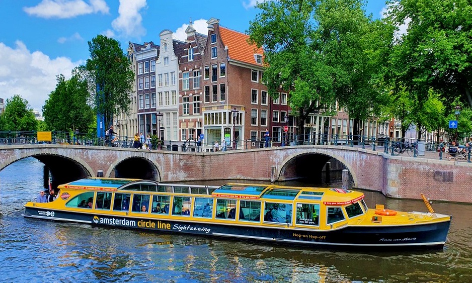 Vaar mee door het hart van Amsterdam: rondvaart door de grachten
