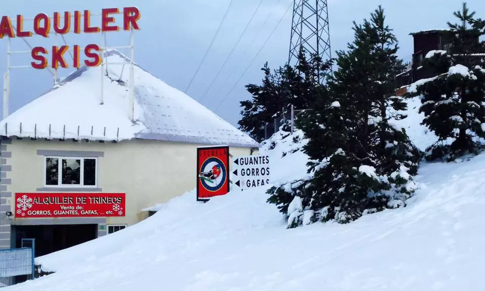 Alquiler de equipo completo de esquí o snow durante 1 o 2 días