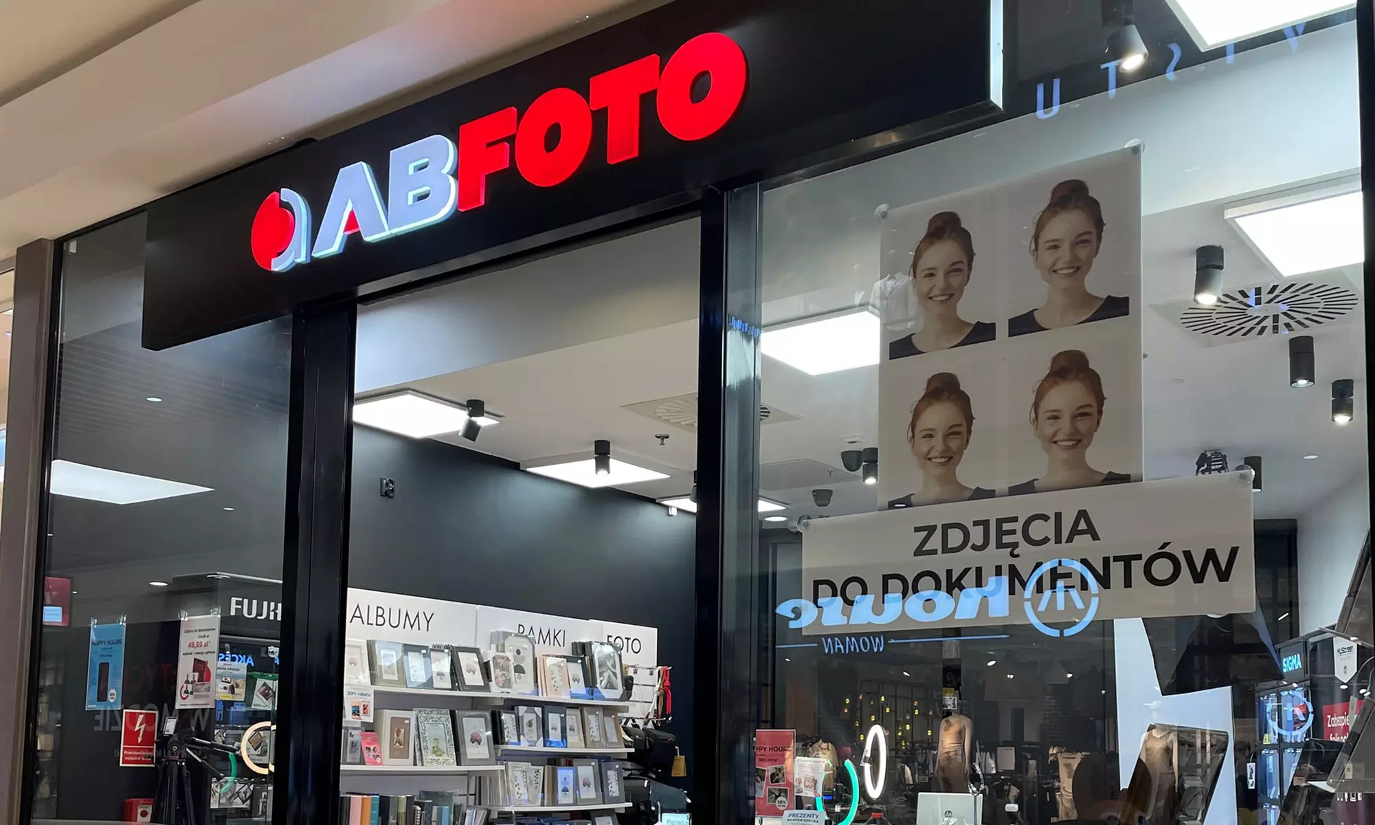 Wydrukuj wspomnienia z AB Foto – odbitki zdjęć w różnych rozmiarach w 16 salonach w całej Polsce