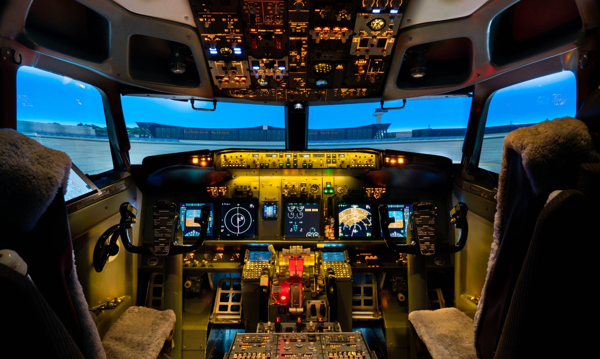 60 Min. Flugsimulation für 1 oder 2 Personen + Einweisung + Zertifikat