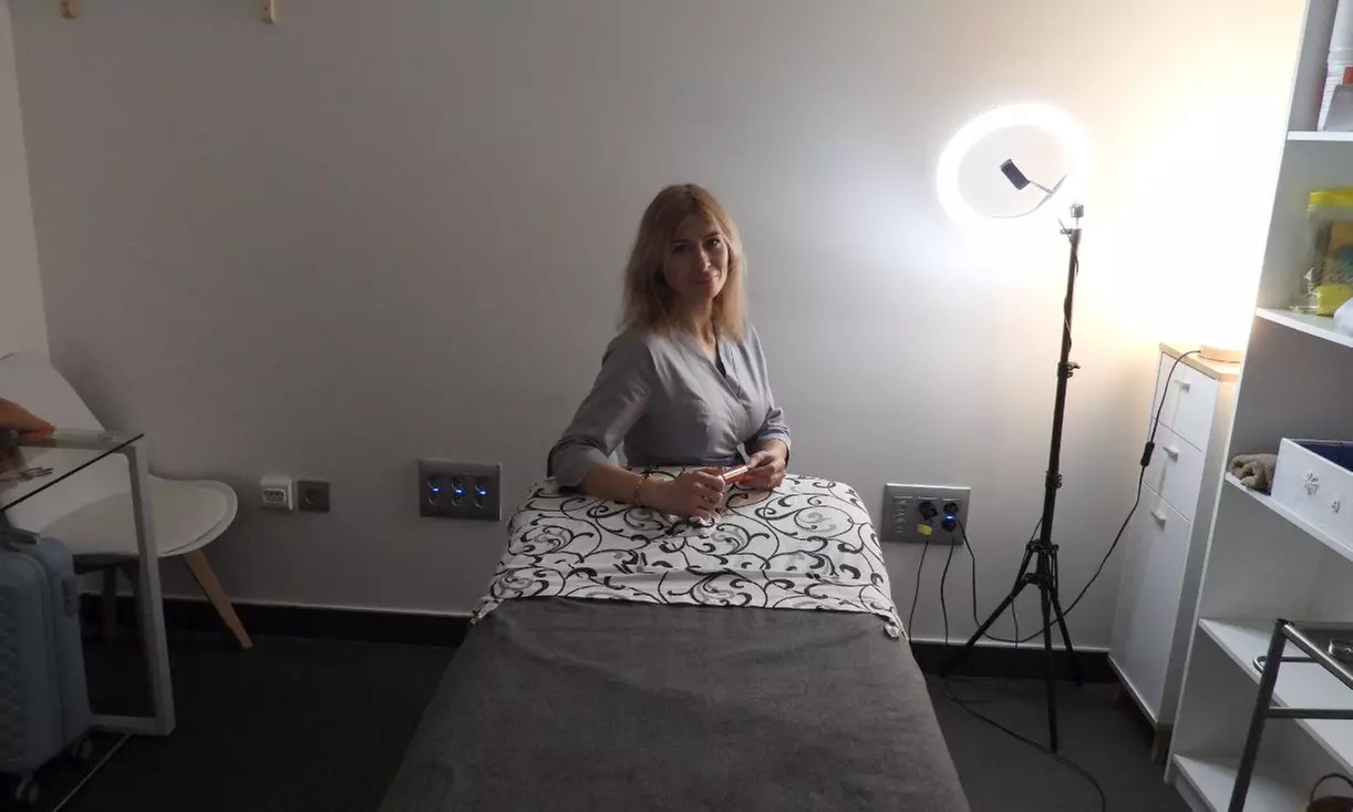 Sesión de reflexología podal con opción a masaje craneofacial para 1