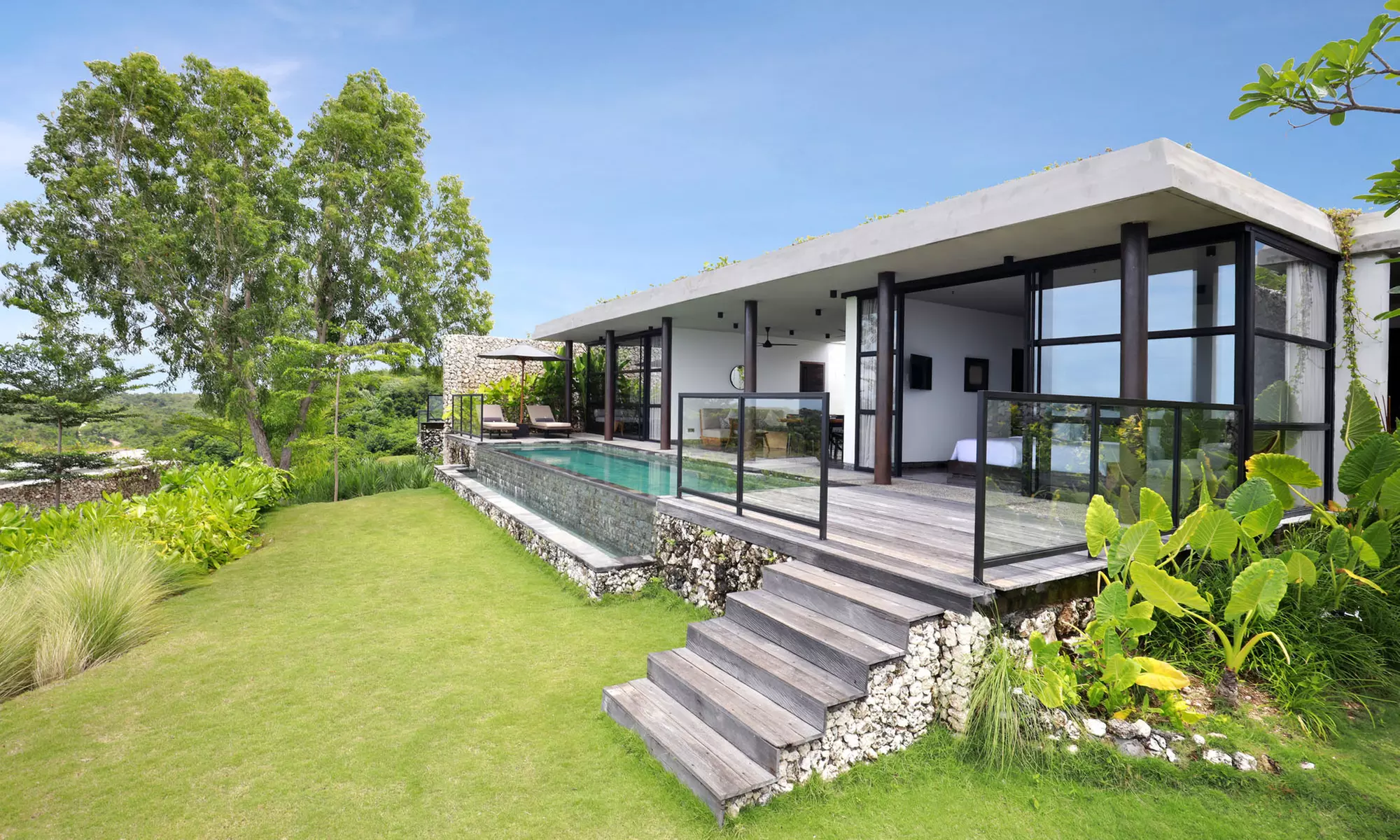 Bali Escape: Nusa Penida with Breakfast at Maua Nusa Penida