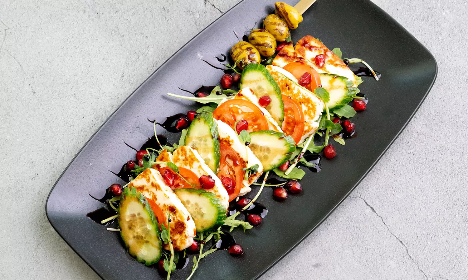 Free Flowing Beverages & 4-Course Set Menu