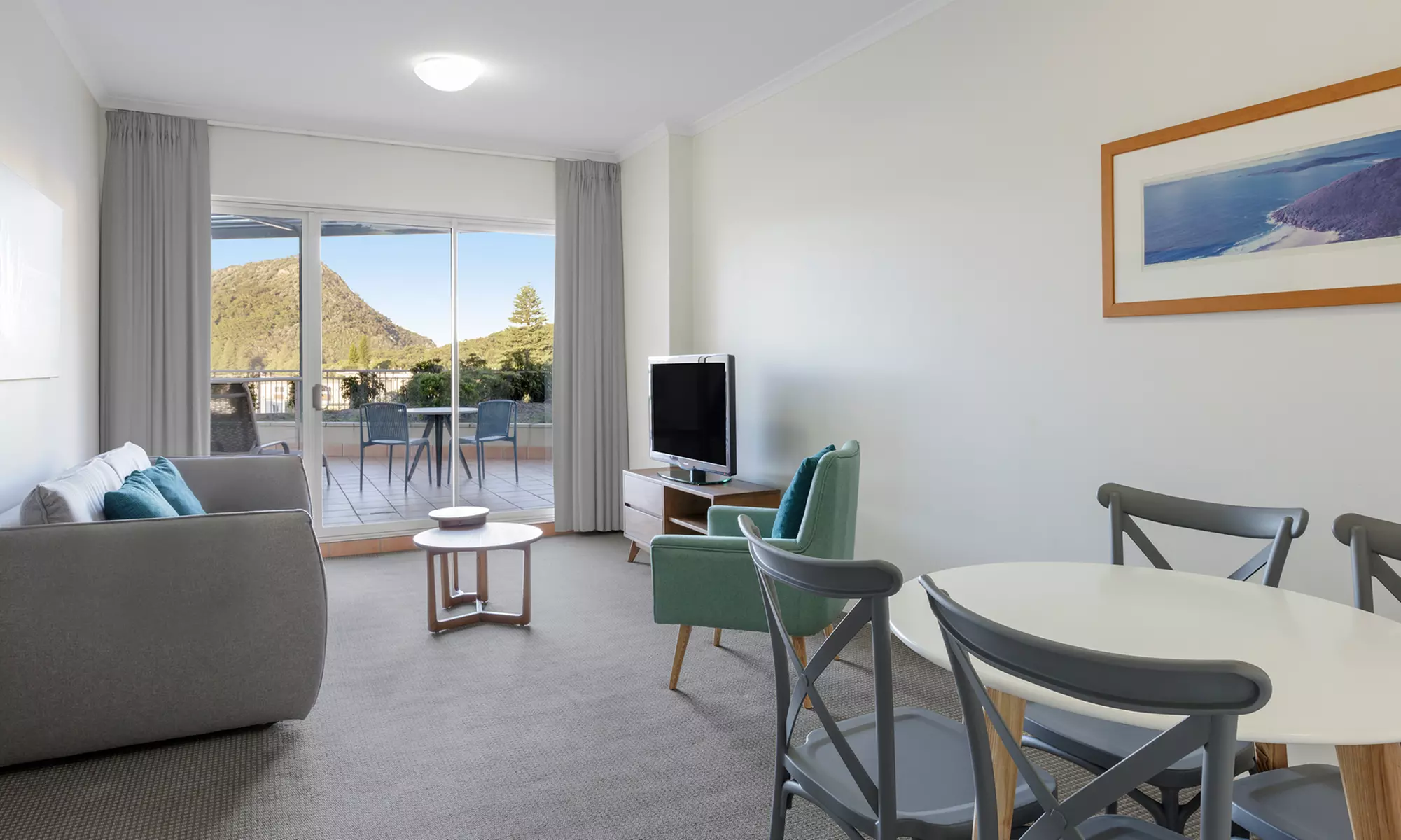 4* Shoal Bay: 2 or 3 Nights Bedroom Deluxe Stay with Shuttle Bus