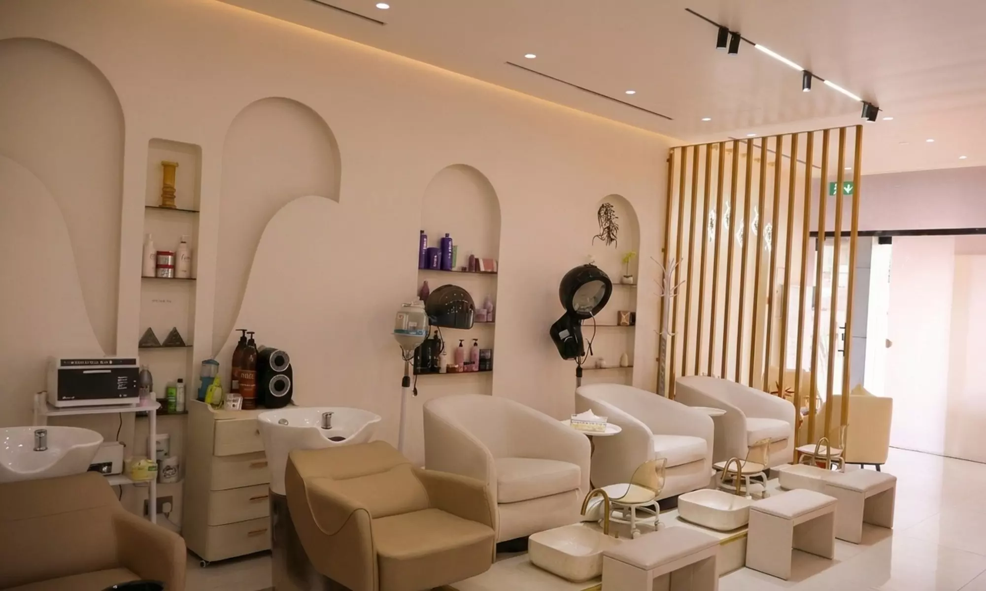 Facial & Nail Care Beauty Packages