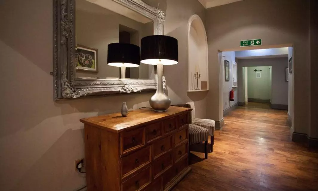 Darlington: Standard/Executive Double or Twin Room with Breakfast