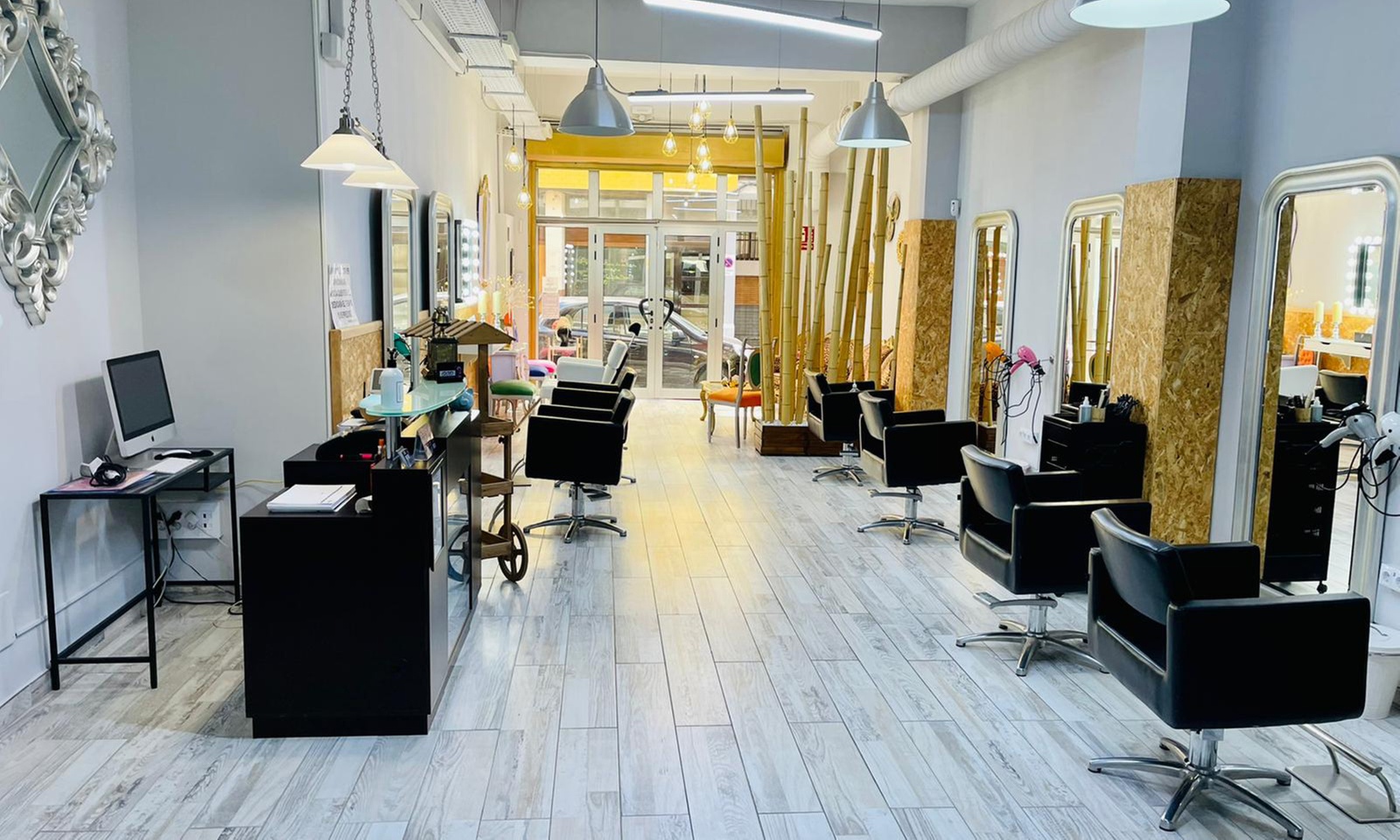 Hasta 70% de dto. en Peluquería - Tinte/Mechas en Exxo Estilistas