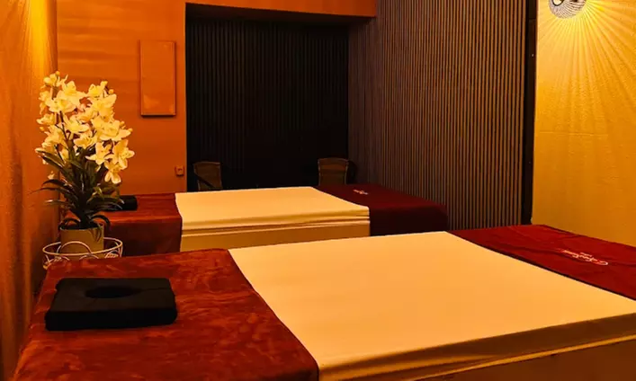 60 Min. Thai-Öl-Partner-Ganzkörpermassage - Entspannung für 2 Personen