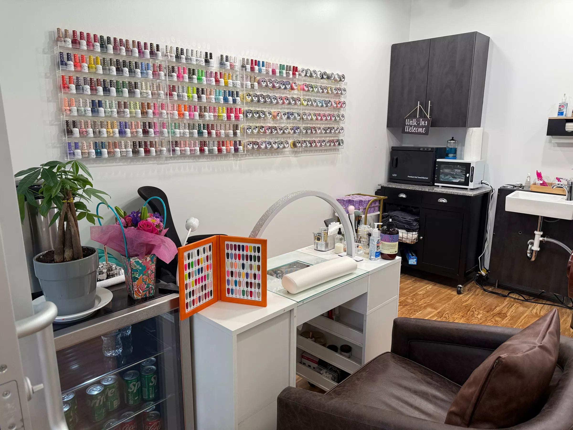 Pamper Yourself With Collagen, Builder Gel, Or Acrylic Spa Treatments