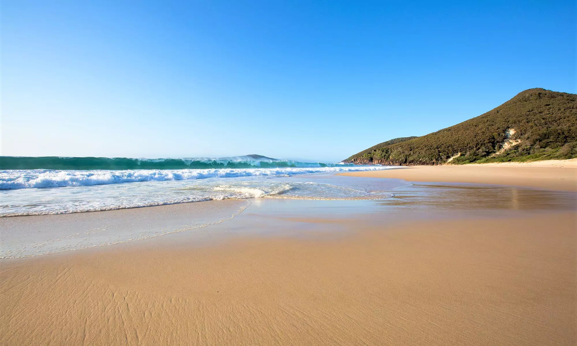 4* Shoal Bay: 2 or 3 Nights Bedroom Deluxe Stay with Shuttle Bus