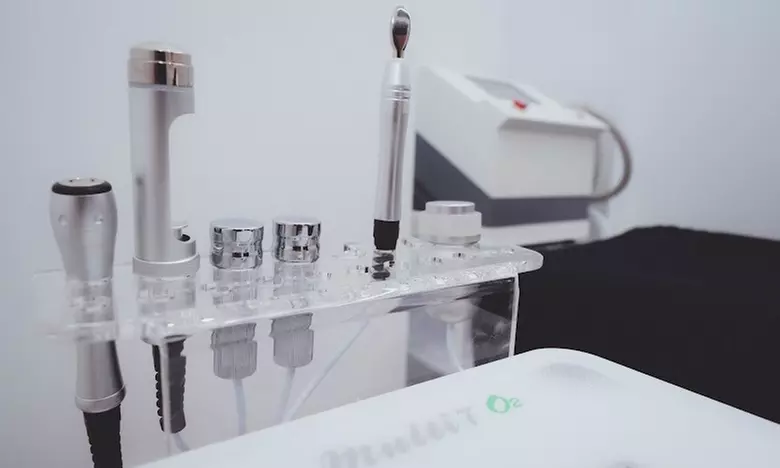 Microdermoabrasión con masaje facial en Sapphira Prive Madrid centro