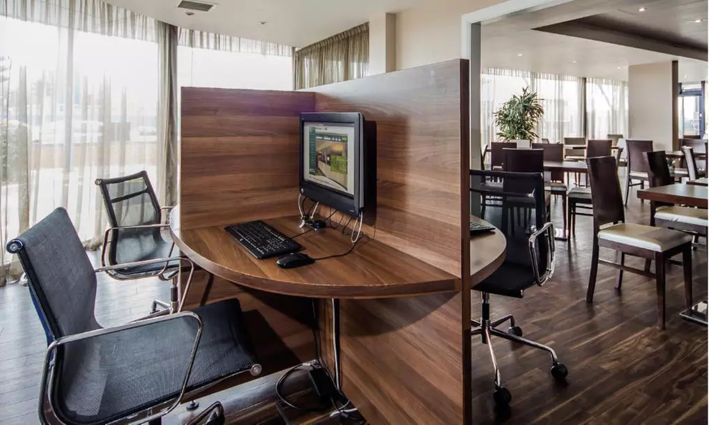 London Docklands: Standard OR Standard Double Family Room