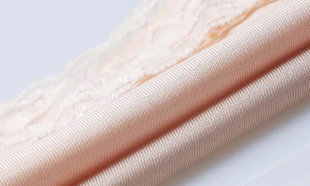 1x oder 3x Dekollete-Clou mit Spitze