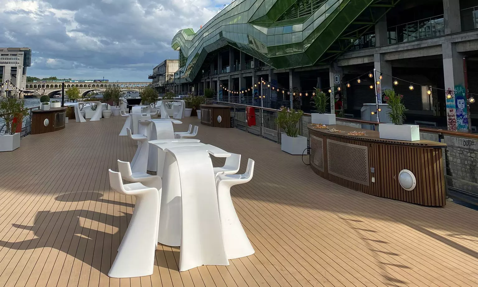 Entre saveurs et mélodies : la magie de Paris au fil de la Seine