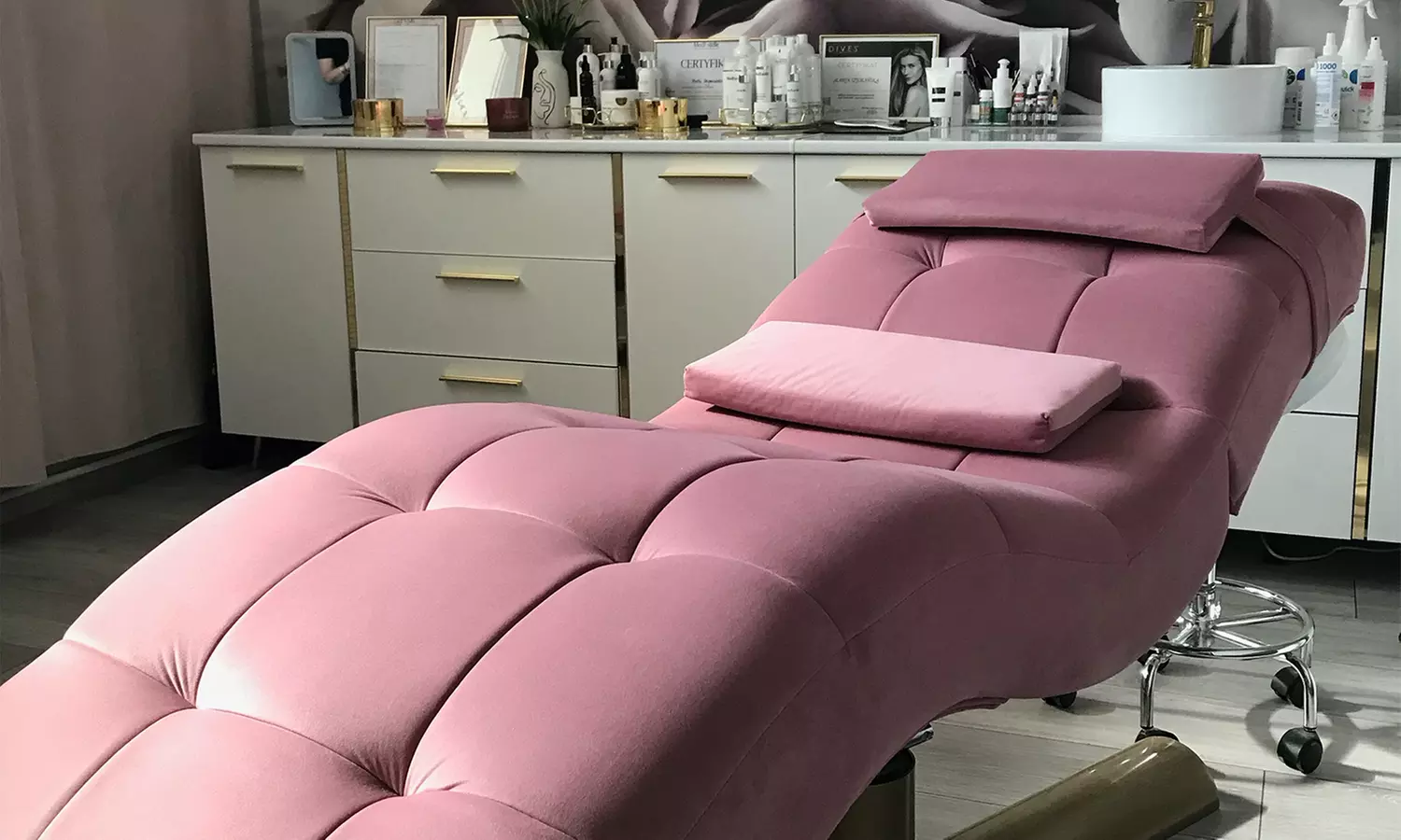 Odmładzający masaż Kobido dla widocznego efektu liftingu twarzy