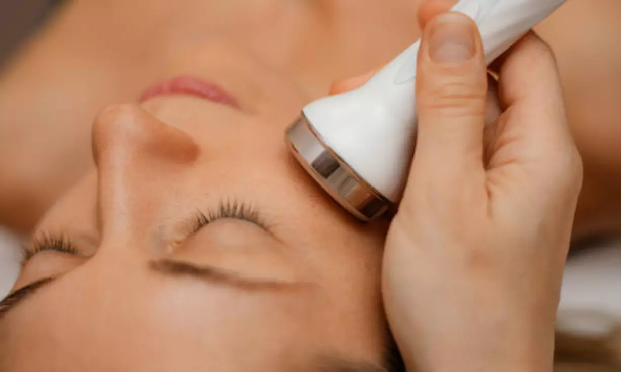 Limpieza de cutis con masaje facial en Eraesthetic