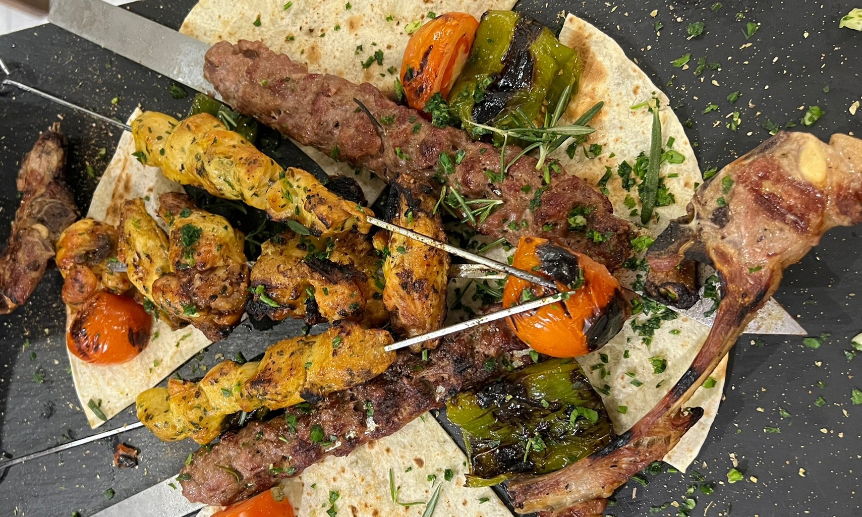 Menú de parrillada de carne a la brasa para 2 o 4 personas en La Brasa