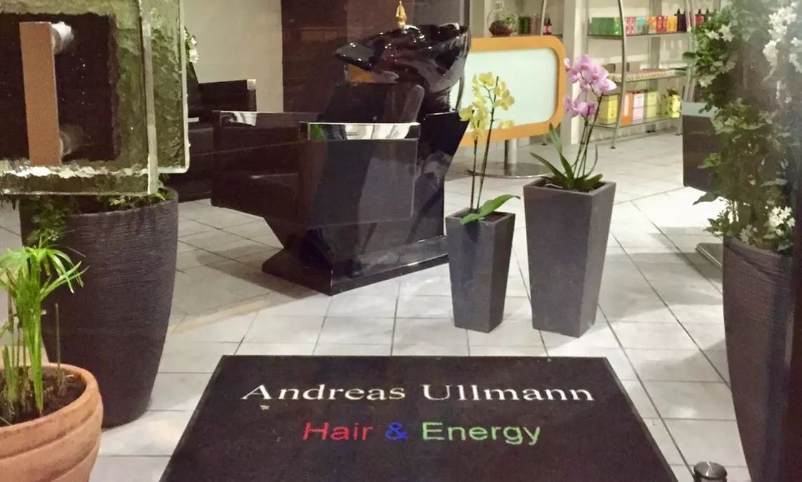 Haarschnitt inkl. Haarkur, opt. mit Farbe, Strähnchen, Balayage & mehr