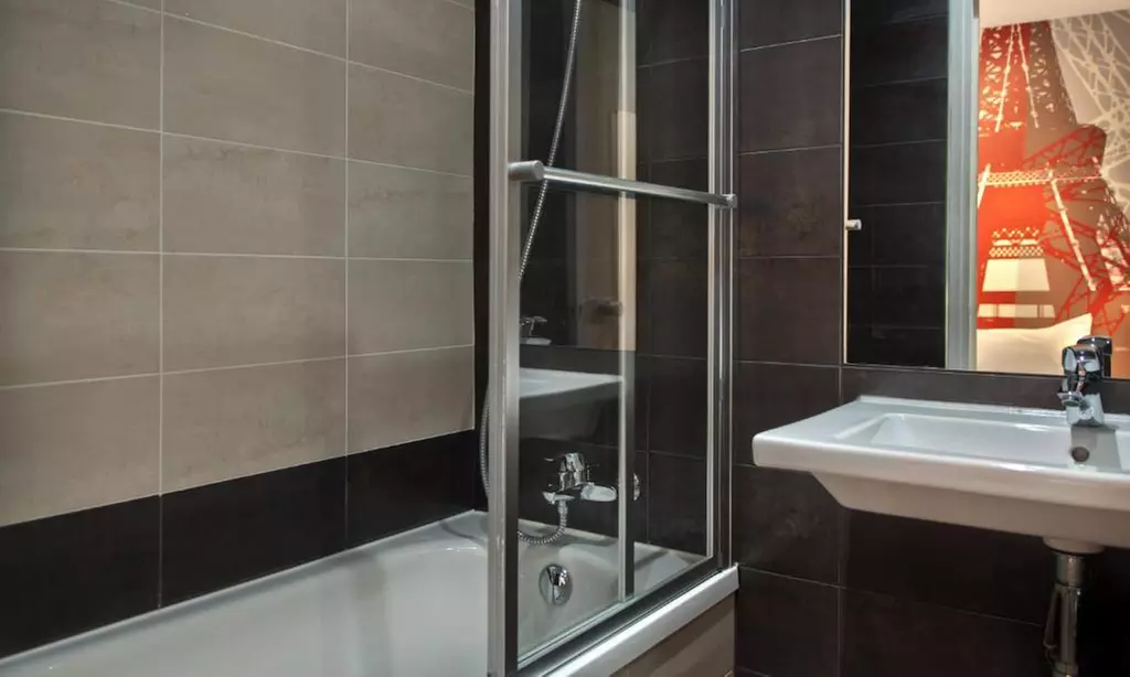 Proche Paris : chambre double option petit-déjeuner