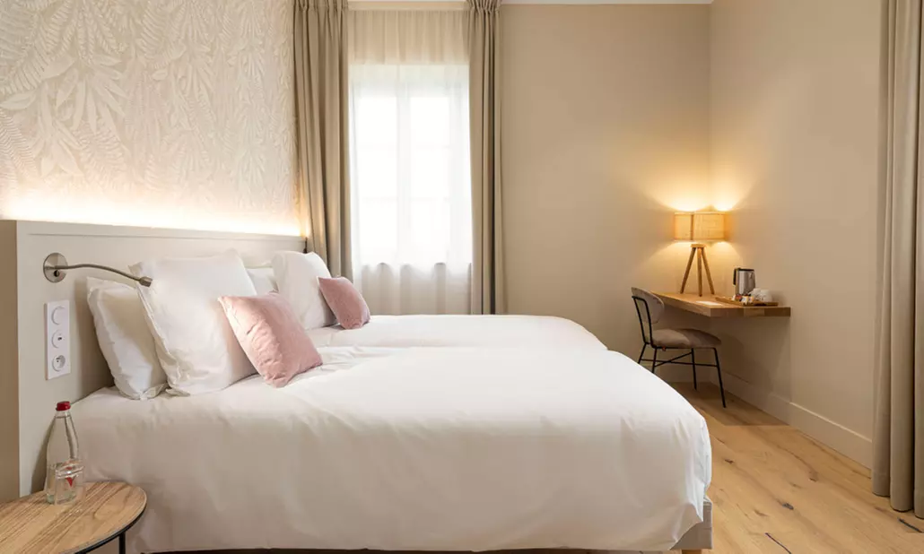 Loire : chambre queen standard, supérieure ou triple confort avec PDJ