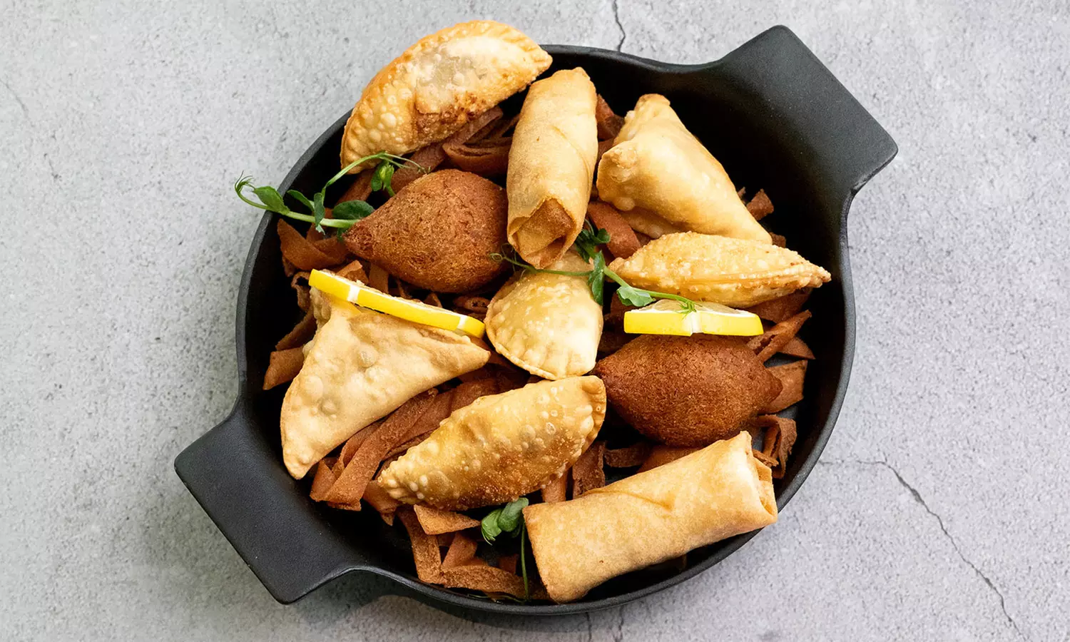 Free Flowing Beverages & 4-Course Set Menu