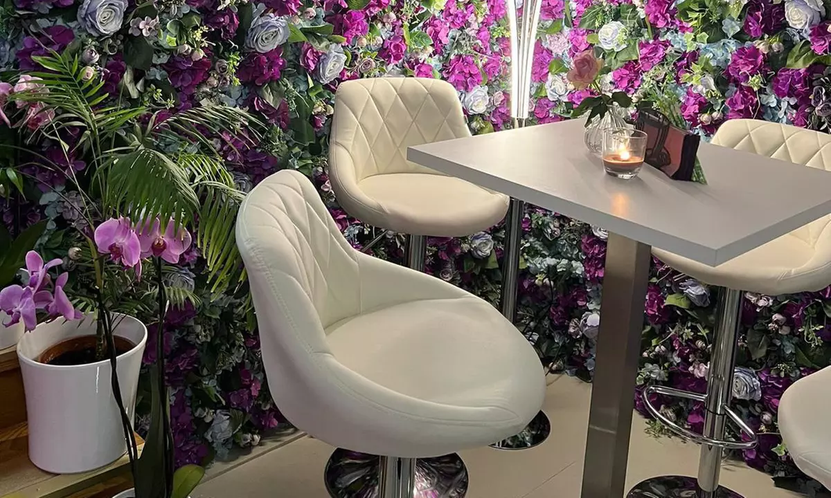 Heißgetränk & hausgemachter Kuchen nach Wahl für 1 - 4 Personen