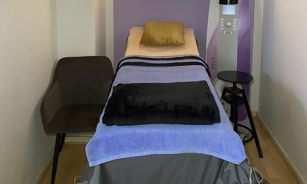 Hyaluron-Faltenbehandlung: 1 oder 2 ml Hyaluronsäure an 1 bzw. 2 Zonen