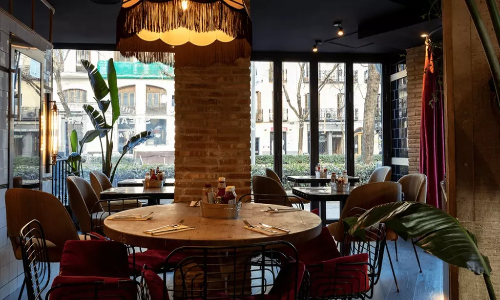 Menú Steakburger para 2 o 4 personas con entrante, postre y bebida