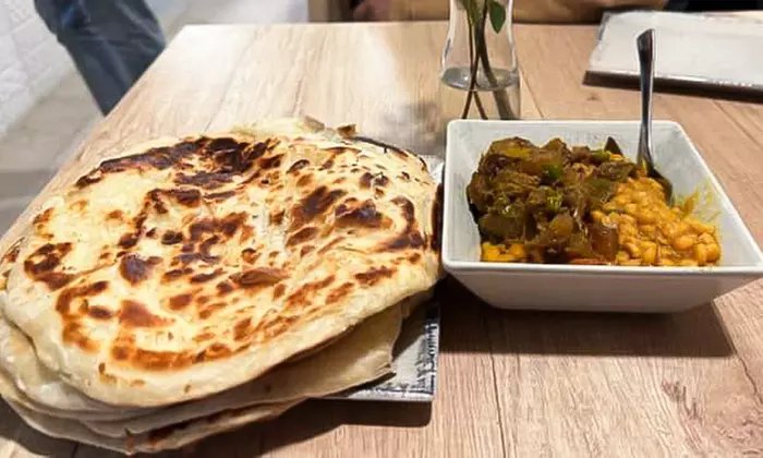 Menú indio-bengalí para 2 o 4 con entrante, principal, postre y bebida