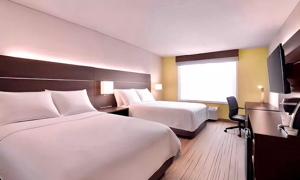 Stay at Holiday Inn Express & Suites Chester–Monroe–Goshen, NY