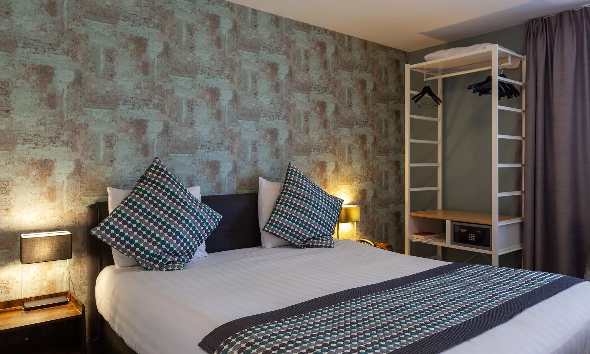 Bei Amsterdam: Zweibettzimmer, Junior Suite oder Familienzimmer