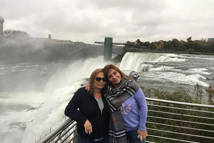 Maid of the Mist & Niagara Falls State Park Tour with Statuewalks